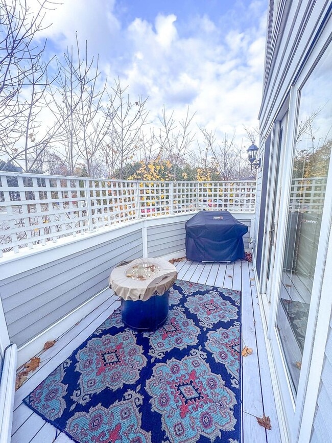 Building Photo - Luxury long term rental in the Heart of Brunswick