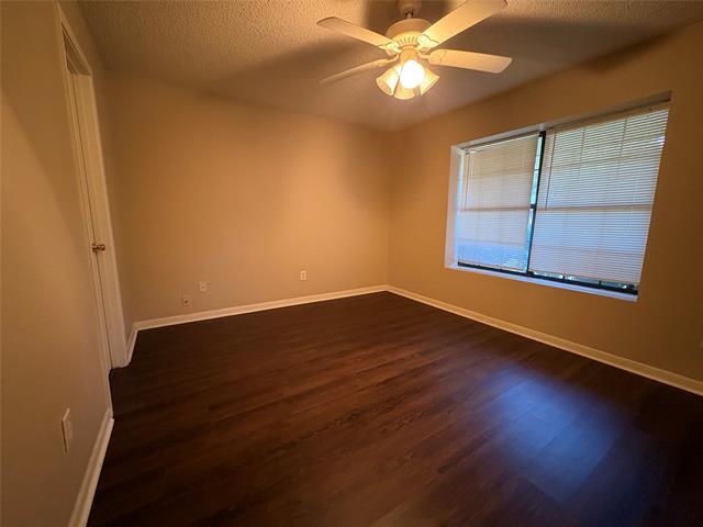 Building Photo - 828 Misty Glen Dr