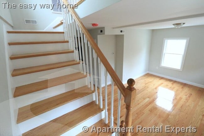 Building Photo - 29 Elmwood St