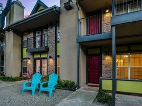 Building Photo - 7685 Northcross Dr