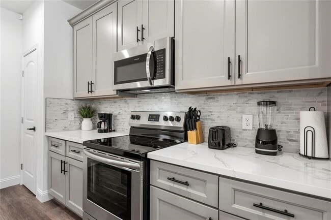 Building Photo - 8636 Scott St