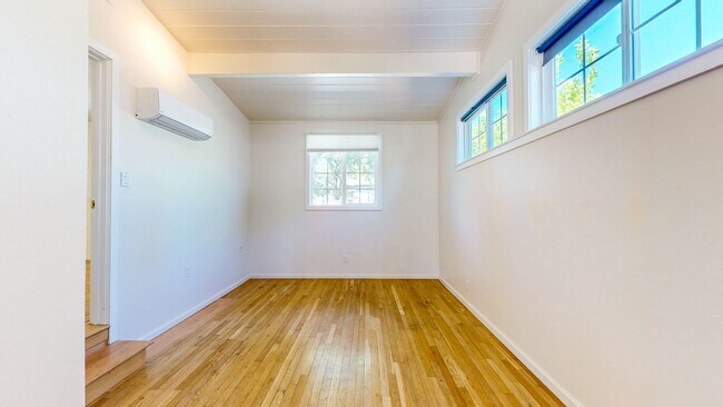 Building Photo - Beautiful 2 Bedroom 2 Bathroom Single Fami...