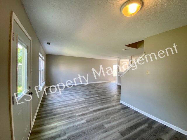 Building Photo - Welcome home to this stunning 4-bedroom, 2.5-bath home in Camby!