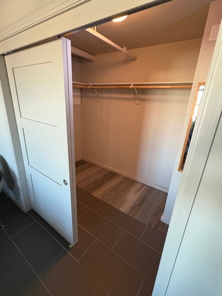 Walk-In Closet - 535 W Thomas Rd