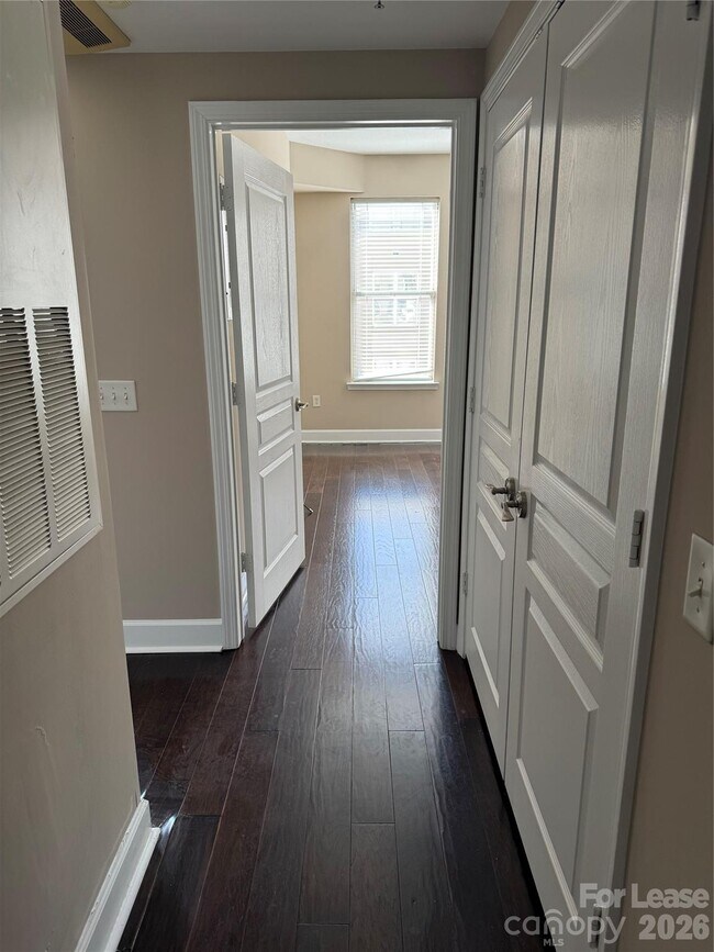 Building Photo - 1315 East Blvd