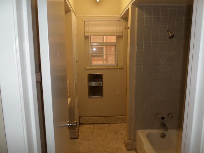 Building Photo - 4549 Gollihar Rd