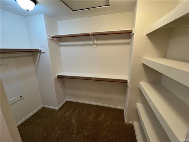 Building Photo - Canyon Hills Home