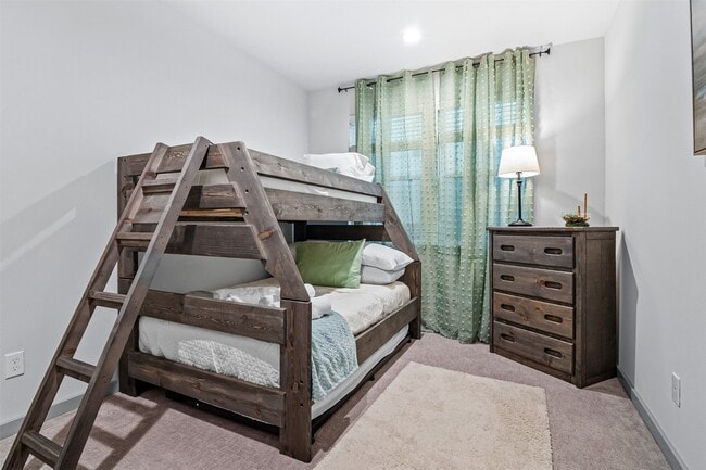 Building Photo - 829 Emile St