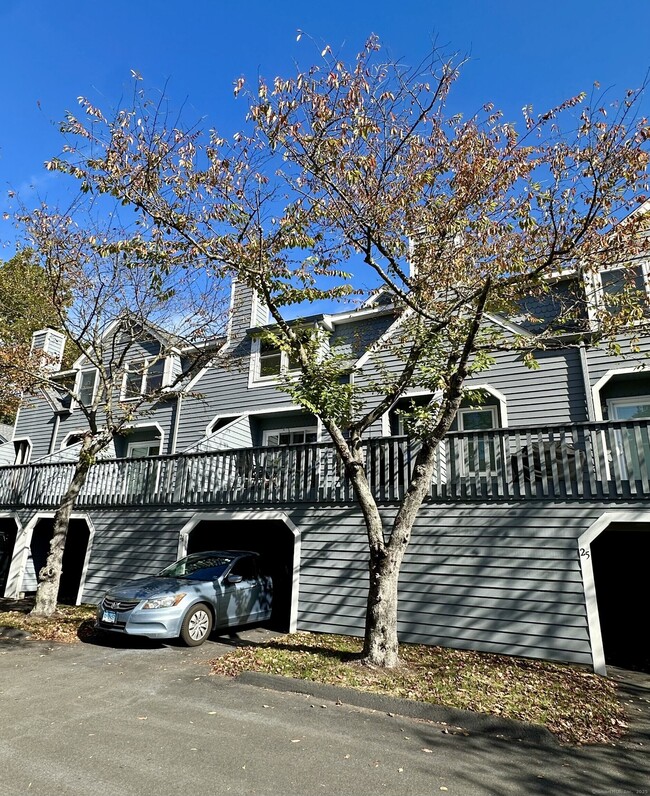 Building Photo - 26 Fawn Ridge Ln