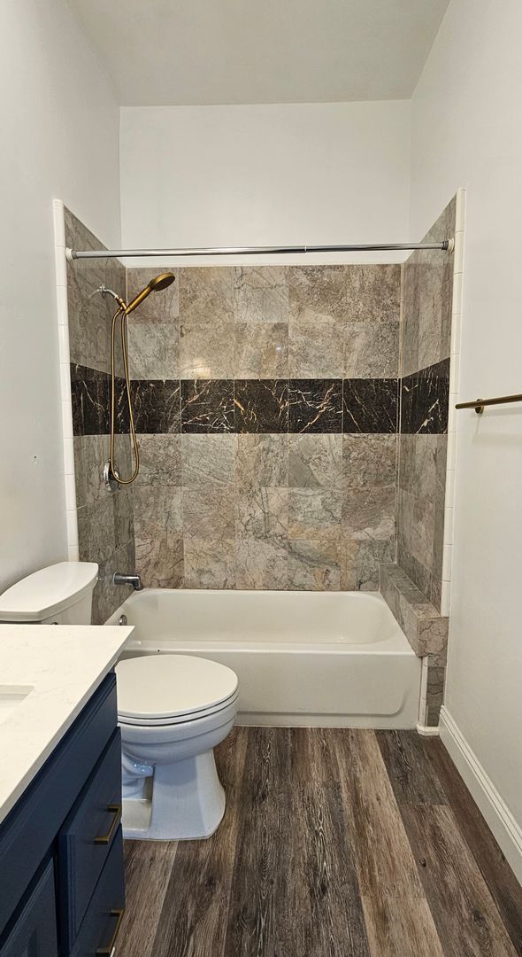 Building Photo - Luxurious Home in North Bakersfield 3 BD 3 BA