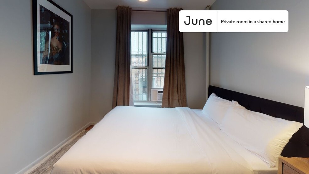 Building Photo - Room in Shared 4 bed/1 bath home