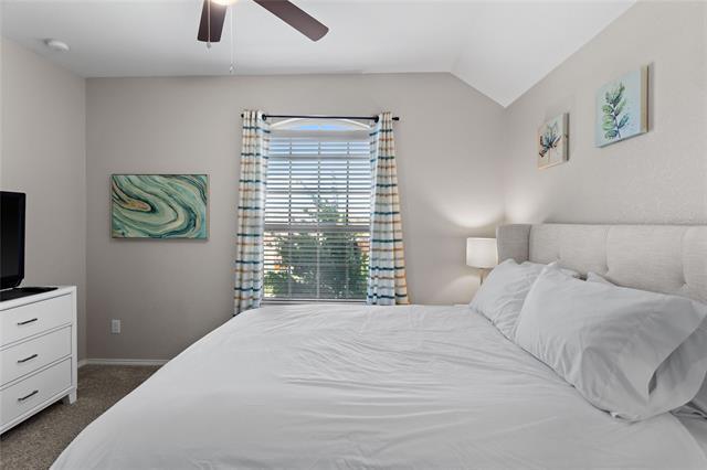 Building Photo - 1420 Alamandine Ave