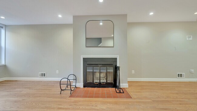 Building Photo - 29 Bates St NW