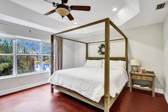 Building Photo - 8876 Sandy Crest Ln
