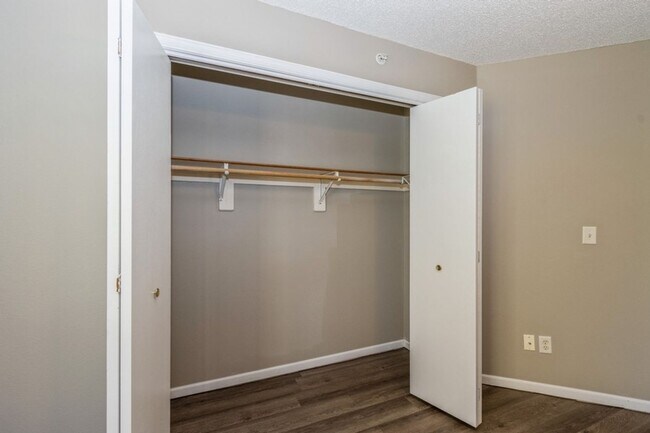 Building Photo - Updated 2 Bedroom with Garage and Off Street Parking Included!