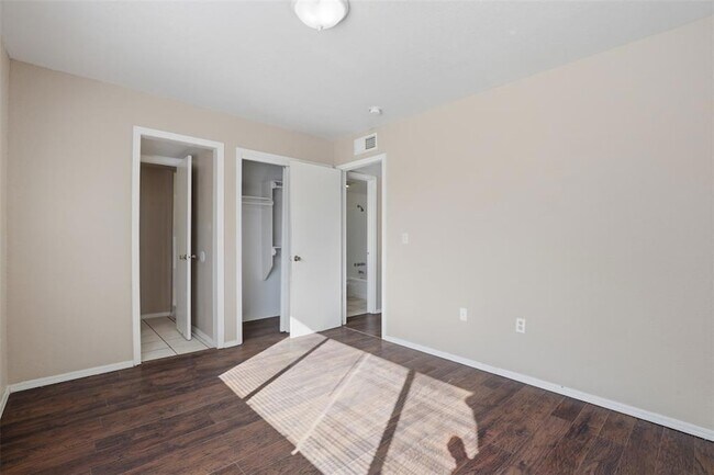 Building Photo - 1628 Claudia Dr