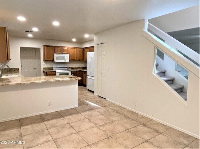 Building Photo - 7650 E Williams Dr