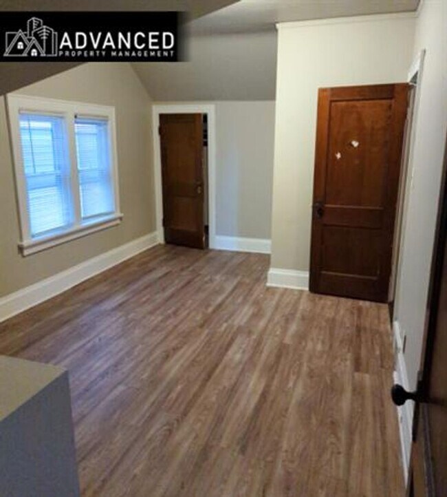 Building Photo - 3251 N 28th St