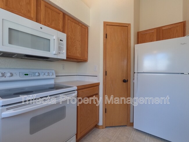 Building Photo - 950 52nd Ave Ct