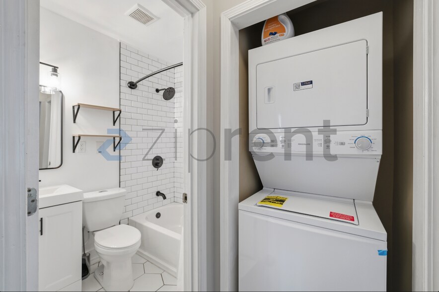 Building Photo - 1534 Beatie Ave SW