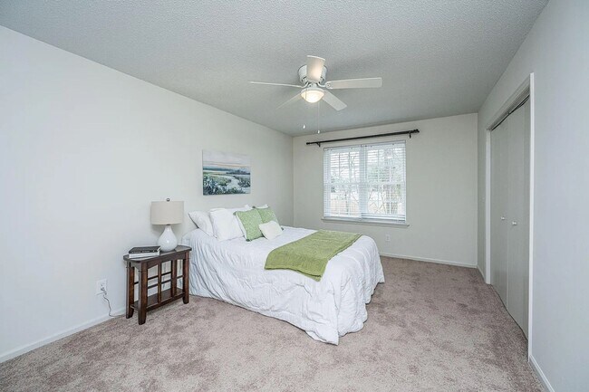 Building Photo - 306 Crestview Dr