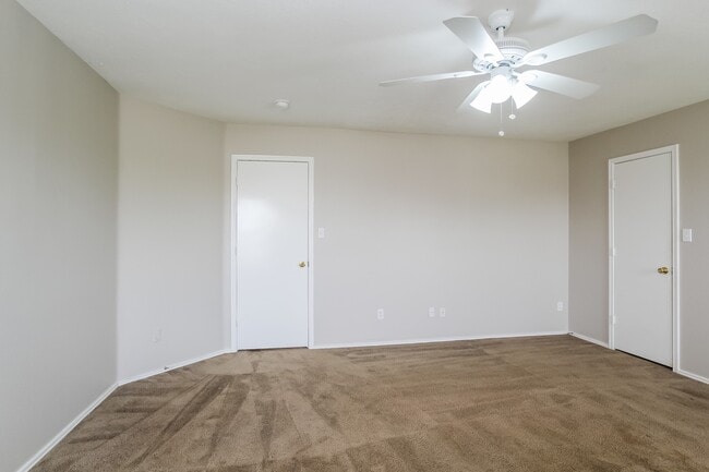 Building Photo - 5827 Clerkenwell Dr