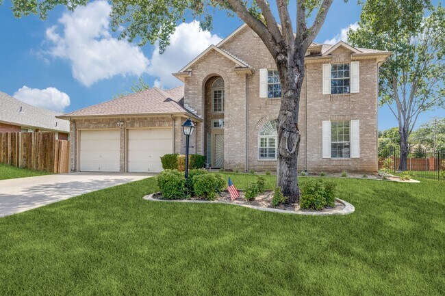 Building Photo - Available August 15th | 4 Bd, 2ba for Leas...