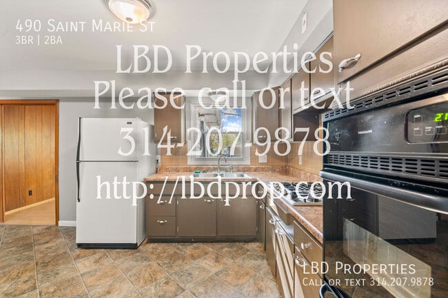 Building Photo - 490 St Marie St