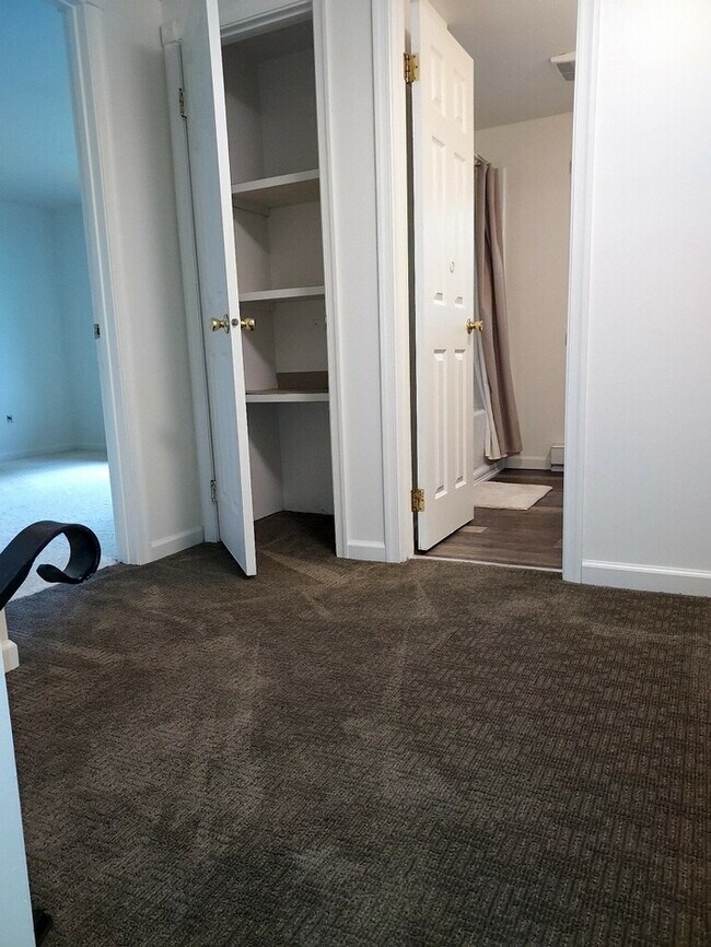 Building Photo - 2-3 Bedroom Townhouse for rent in Altoona