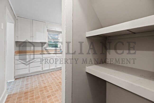 Building Photo - 232 S Sedgwick St