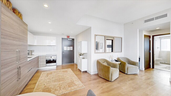 Building Photo - 777 N Ocean Dr