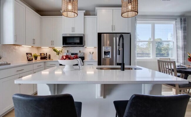 Building Photo - 615 Old Hickory Blvd