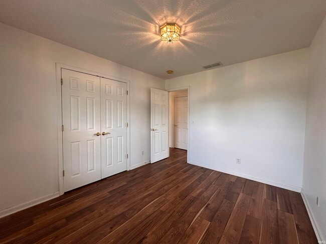 Building Photo - 7411 Bent Branch Dr