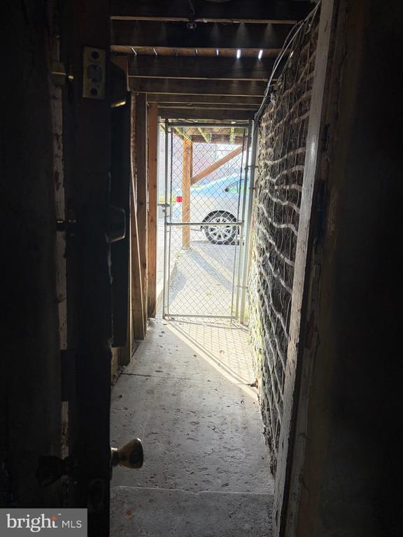 Building Photo - 6904 Dicks Ave