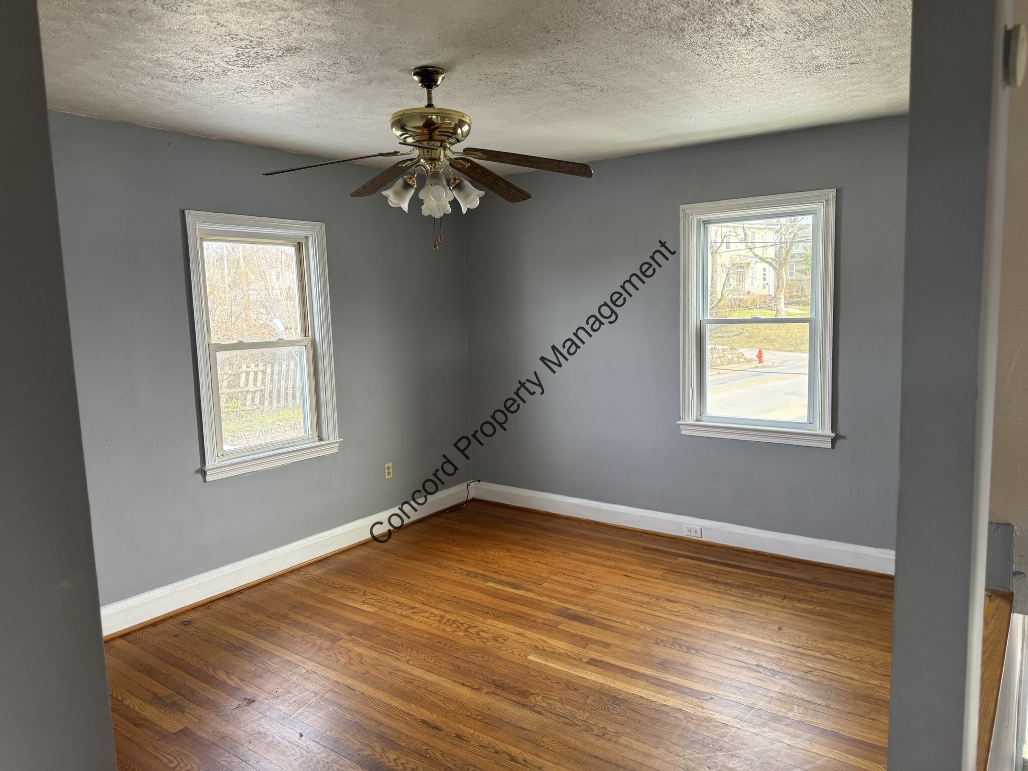 Building Photo - 3033 Hamilton Ave