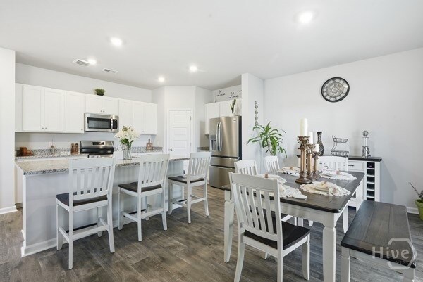 Building Photo - 100 Amethyst Dr