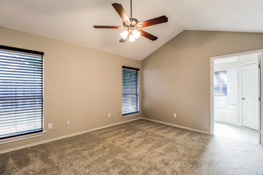 Building Photo - 4217 Glen Hollow Cir