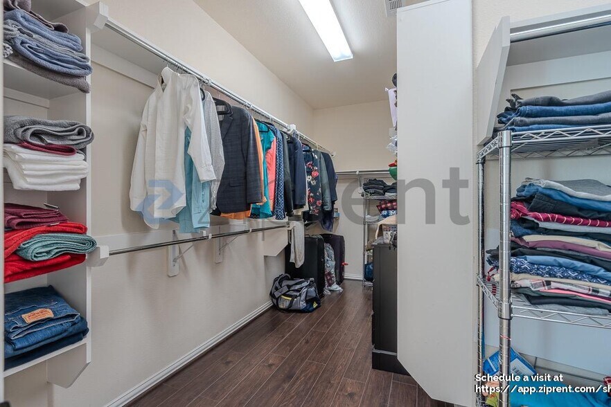 Building Photo - 27115 Downing Park Blvd