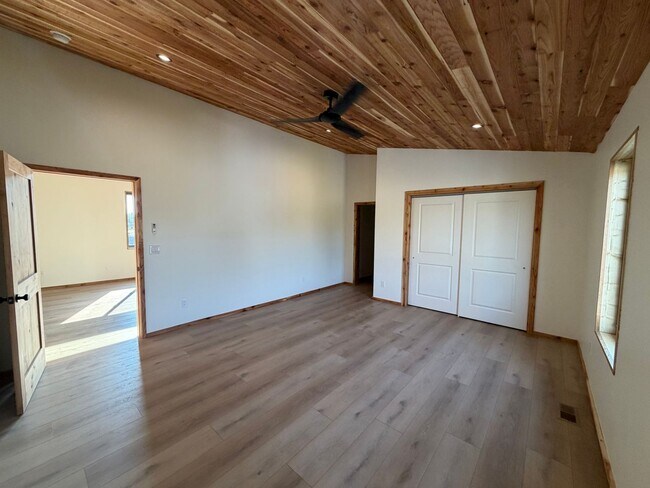 Building Photo - 23 Sunset Dr