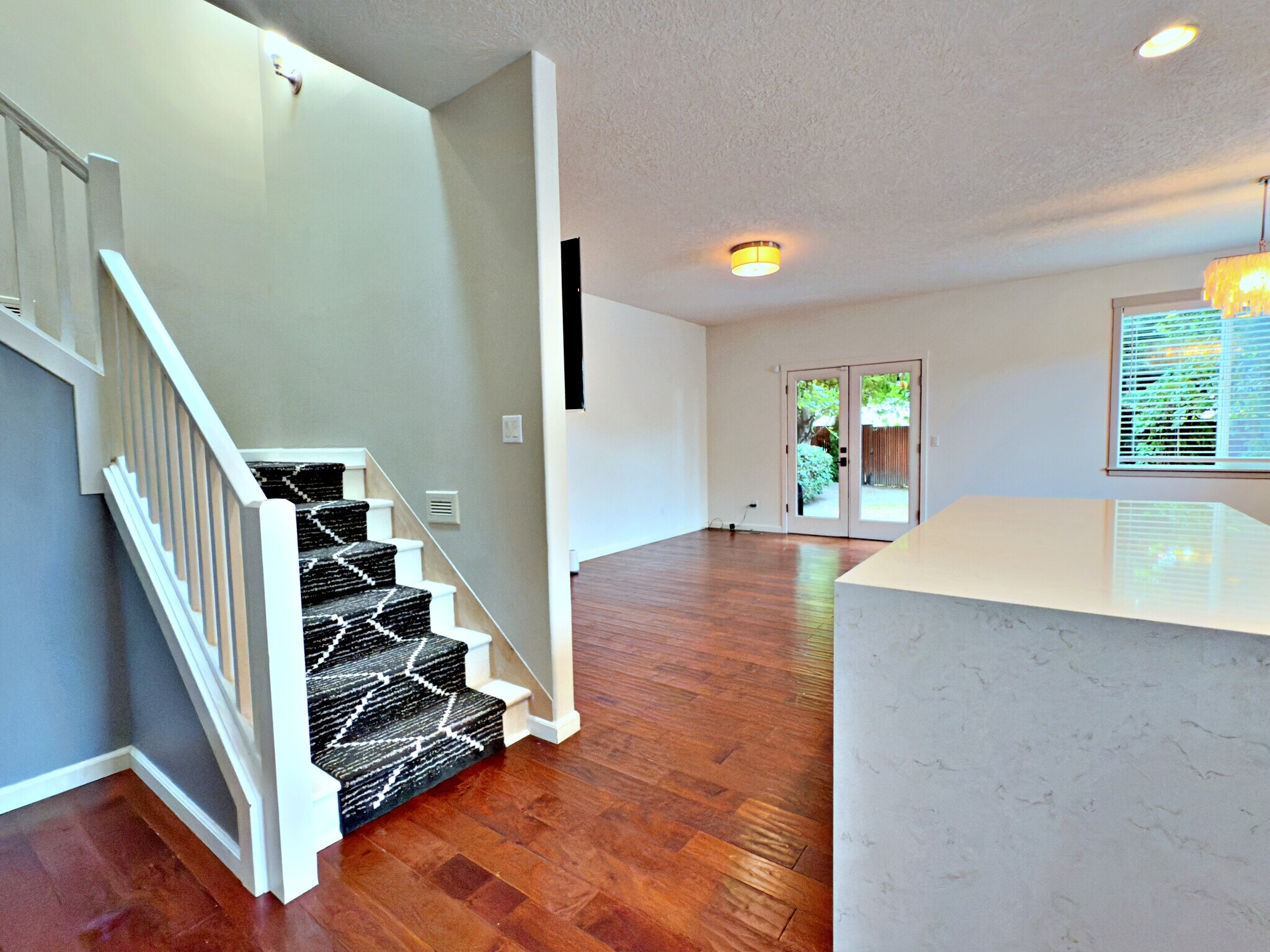 Building Photo - 411 SE 52nd Ave