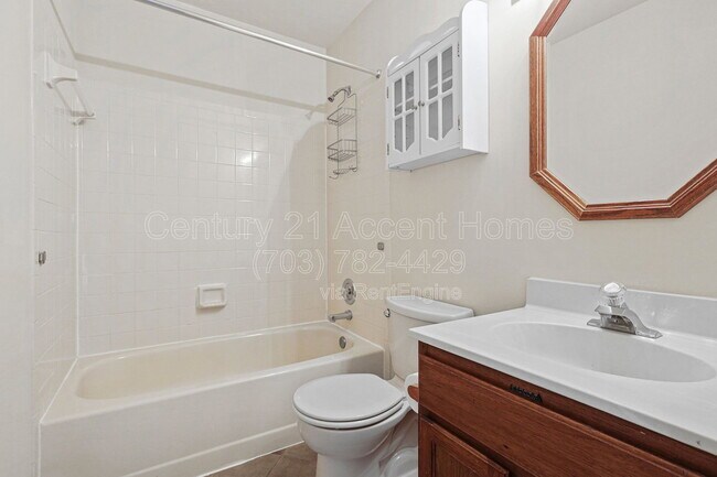 Building Photo - 6719 Sunset Woods Ct