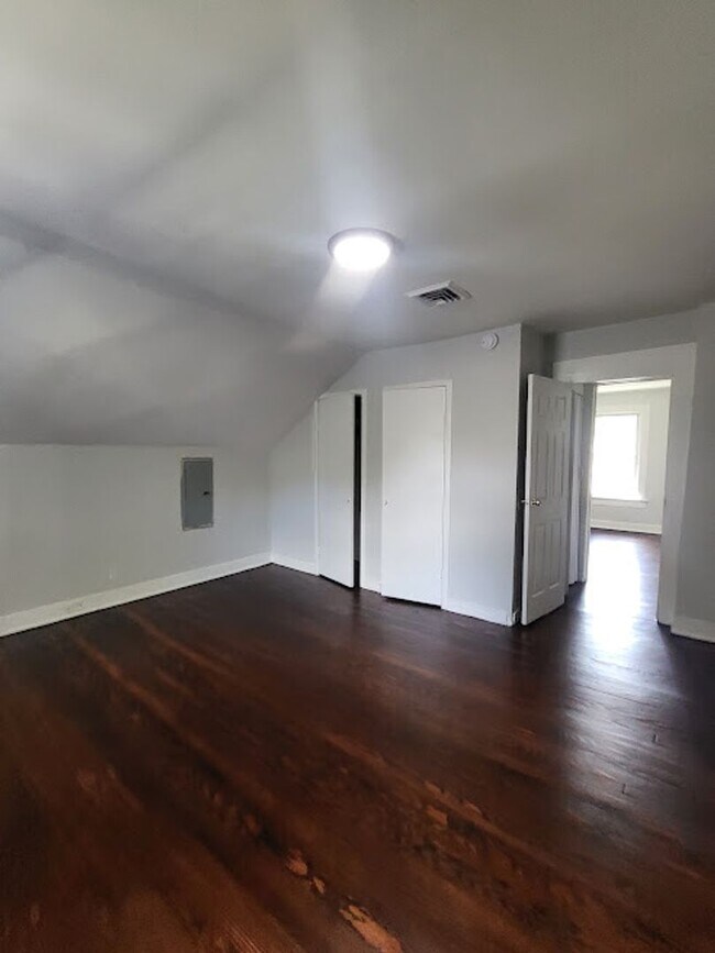 Building Photo - 980 Harte Dr SW