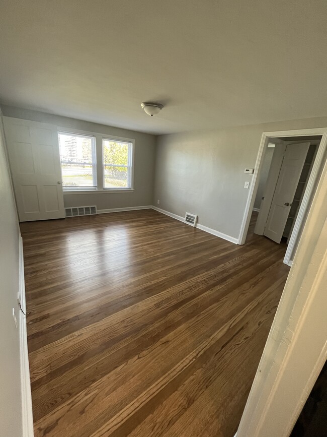 Front living room facing Lakeshore Blvd. - 24730 Lake Shore Blvd