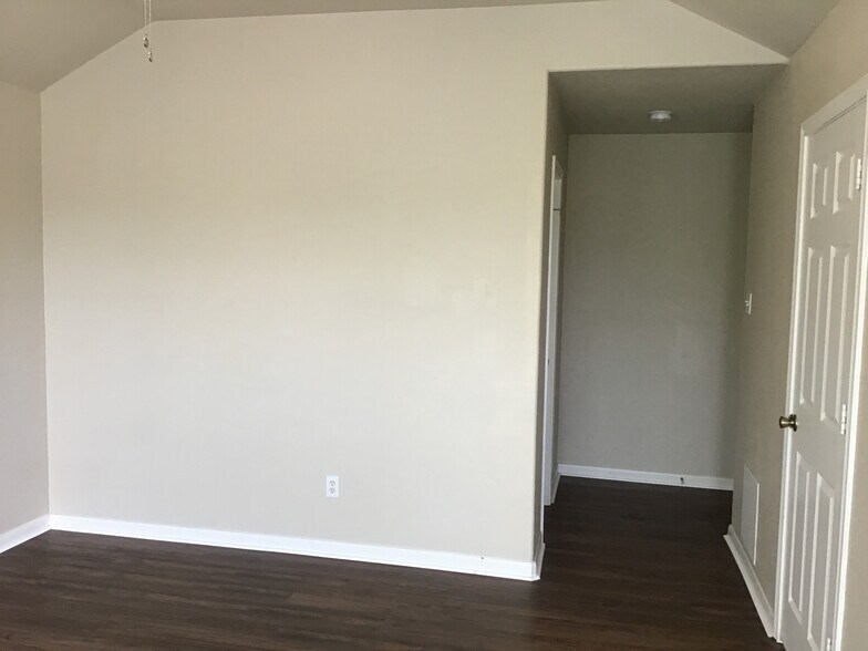 Building Photo - 13470 Miller Ln