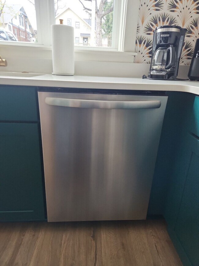 Building Photo - 1315 16th Ave S