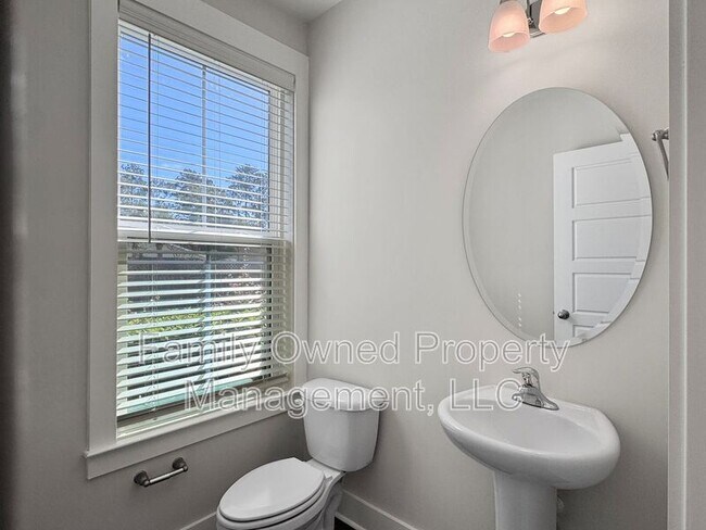 Building Photo - 201 Makemie Wy