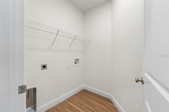 Building Photo - 6735 SW 10th Ln