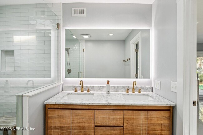 Building Photo - 248 11th St