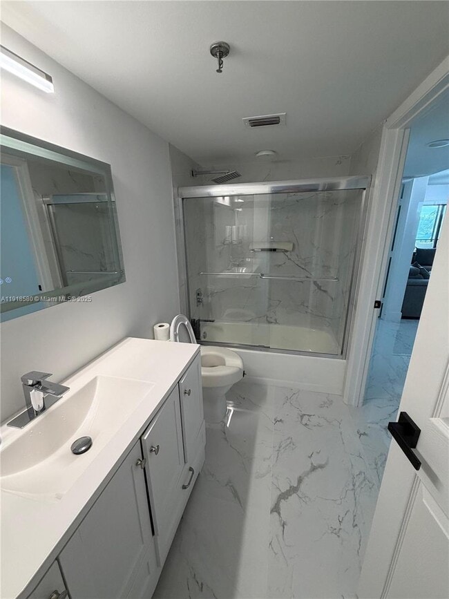 Building Photo - 7290 Kinghurst Dr