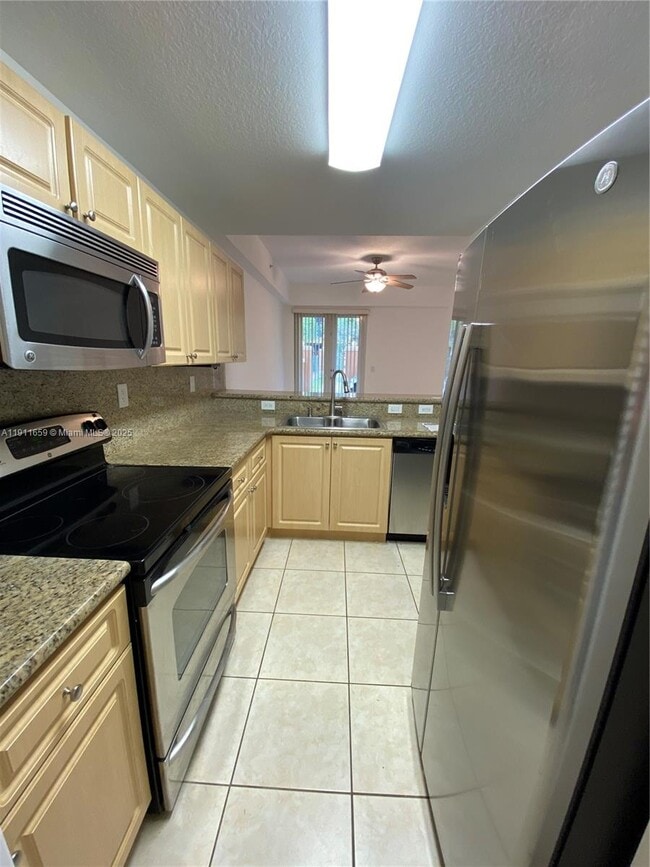 Building Photo - 919 SW 143rd Terrace